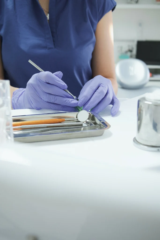 Tratamientos Odontológicos 2 lb odontología pilar tratamientos odontológicos dentista con herramientas